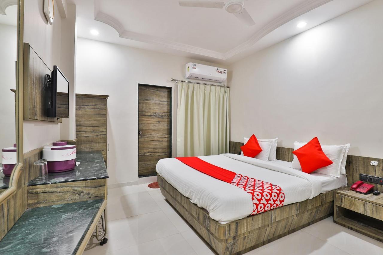 OYO 23540 Hotel Suryakant Rajkot Bagian luar foto