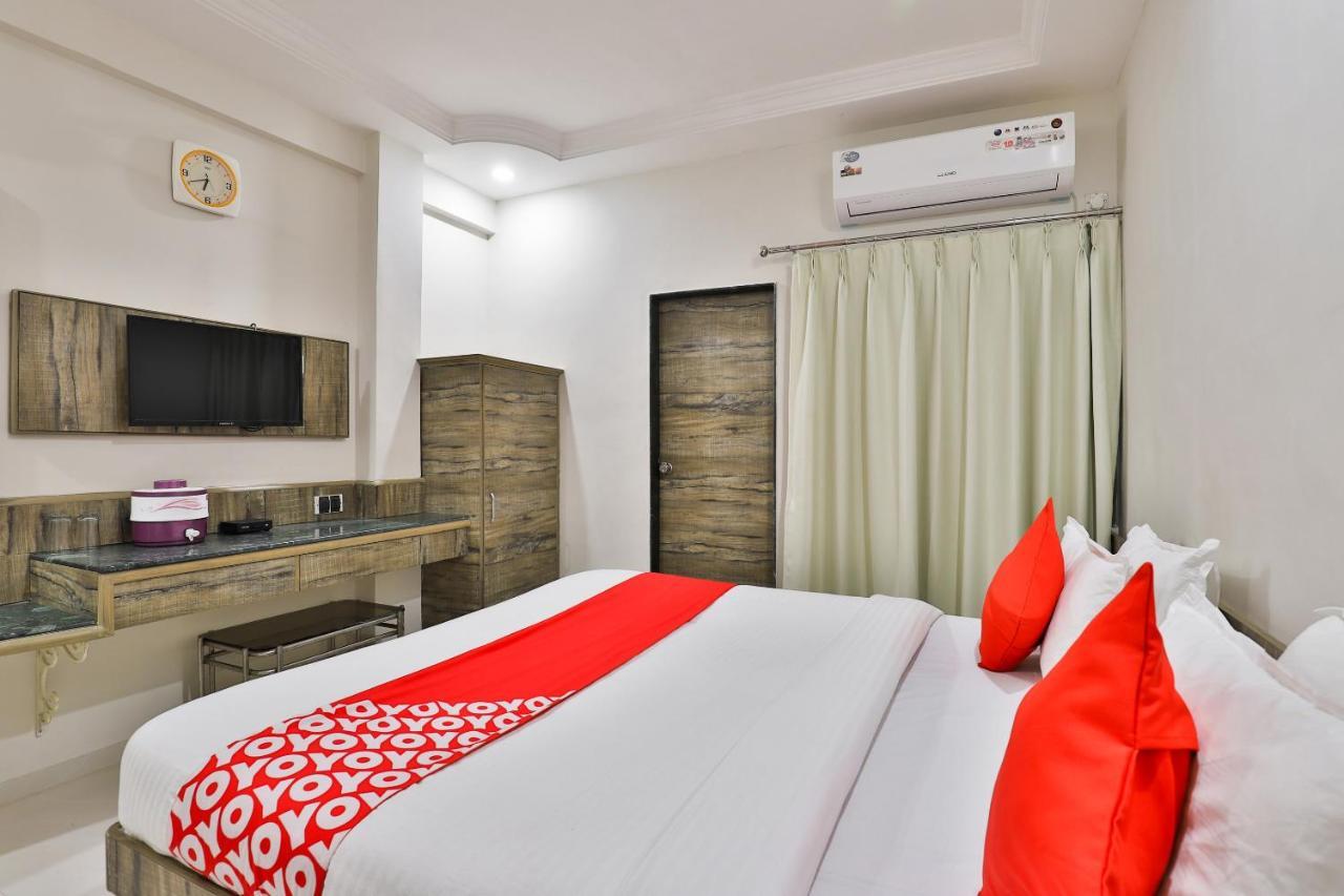 OYO 23540 Hotel Suryakant Rajkot Bagian luar foto