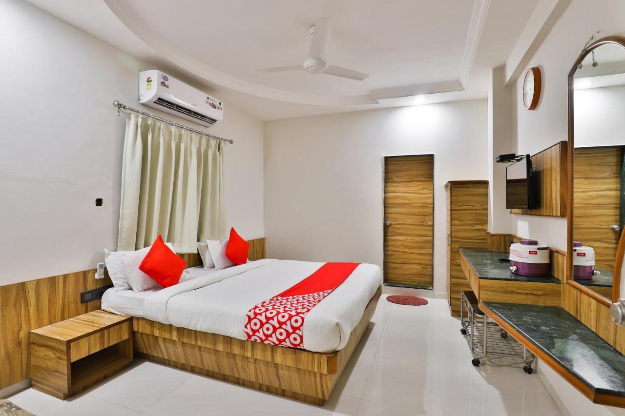 OYO 23540 Hotel Suryakant Rajkot Bagian luar foto
