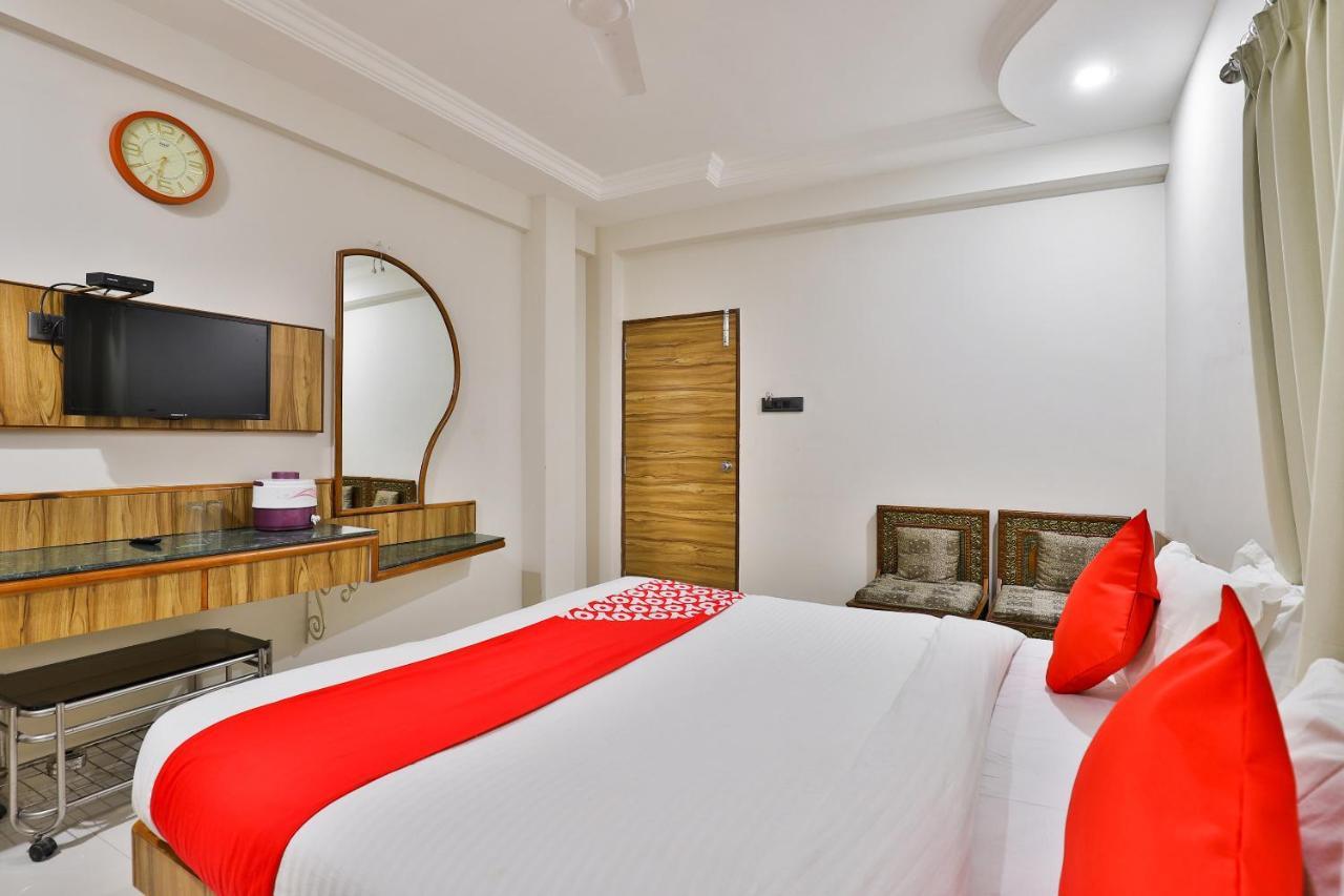 OYO 23540 Hotel Suryakant Rajkot Bagian luar foto