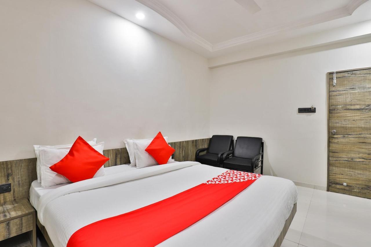 OYO 23540 Hotel Suryakant Rajkot Bagian luar foto