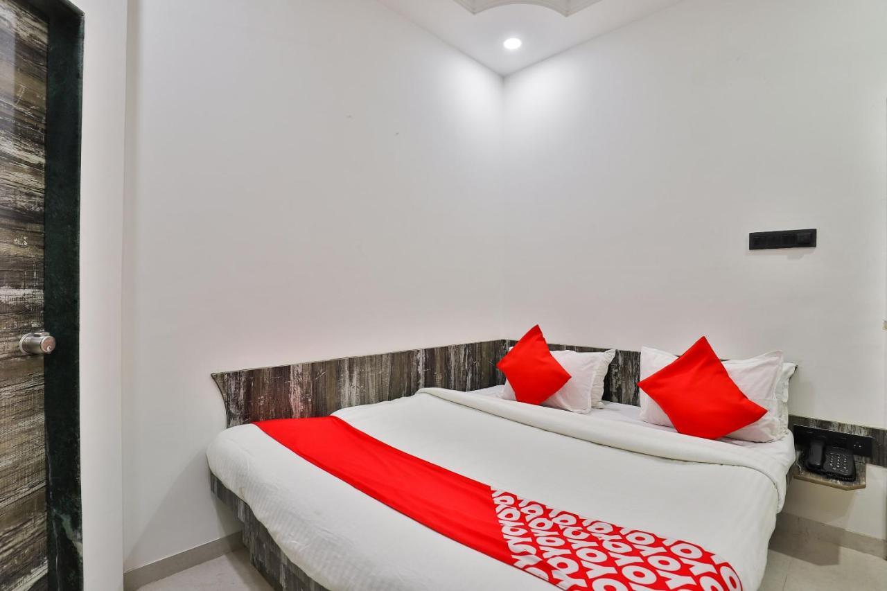 OYO 23540 Hotel Suryakant Rajkot Bagian luar foto