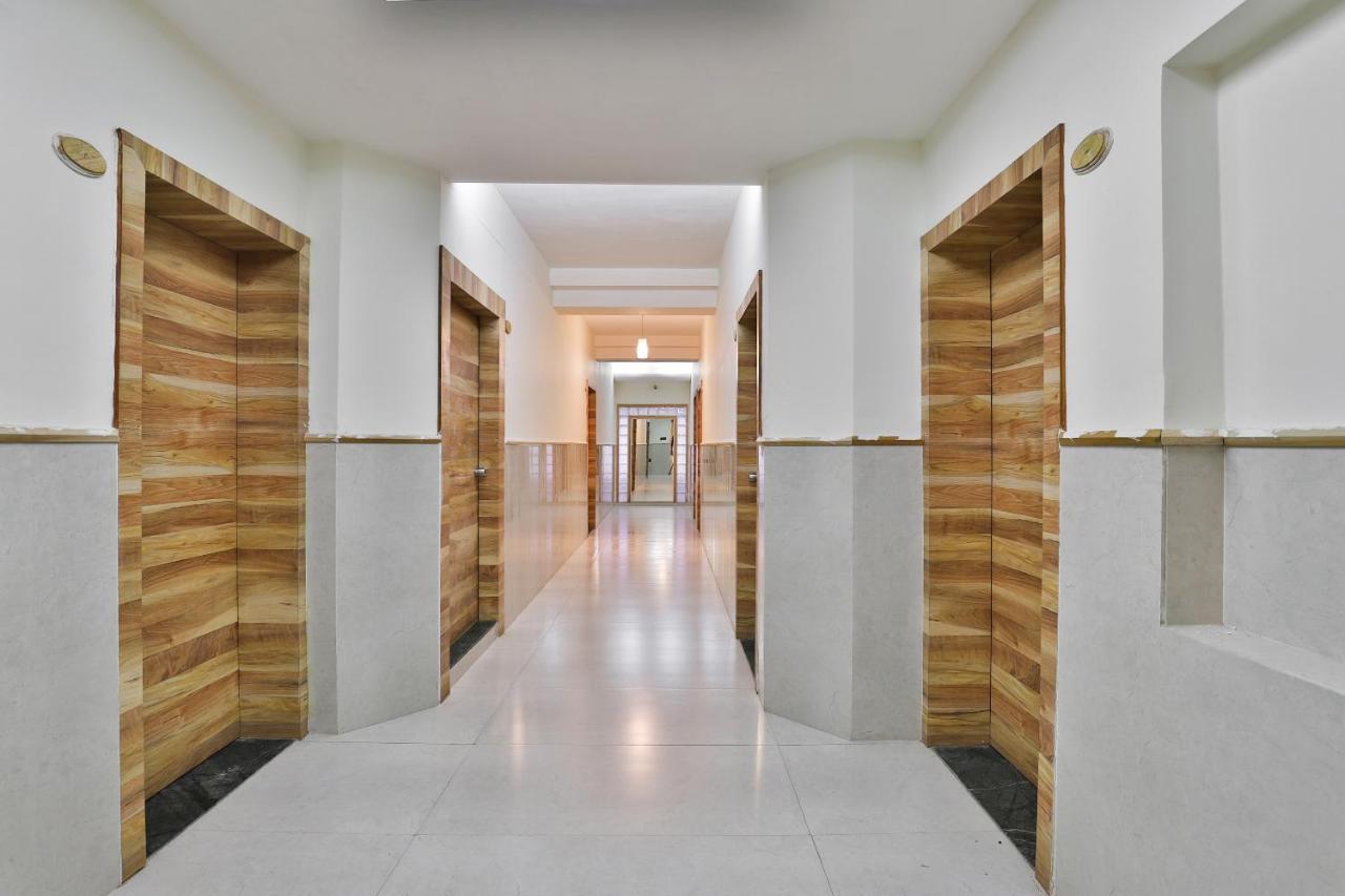 OYO 23540 Hotel Suryakant Rajkot Bagian luar foto