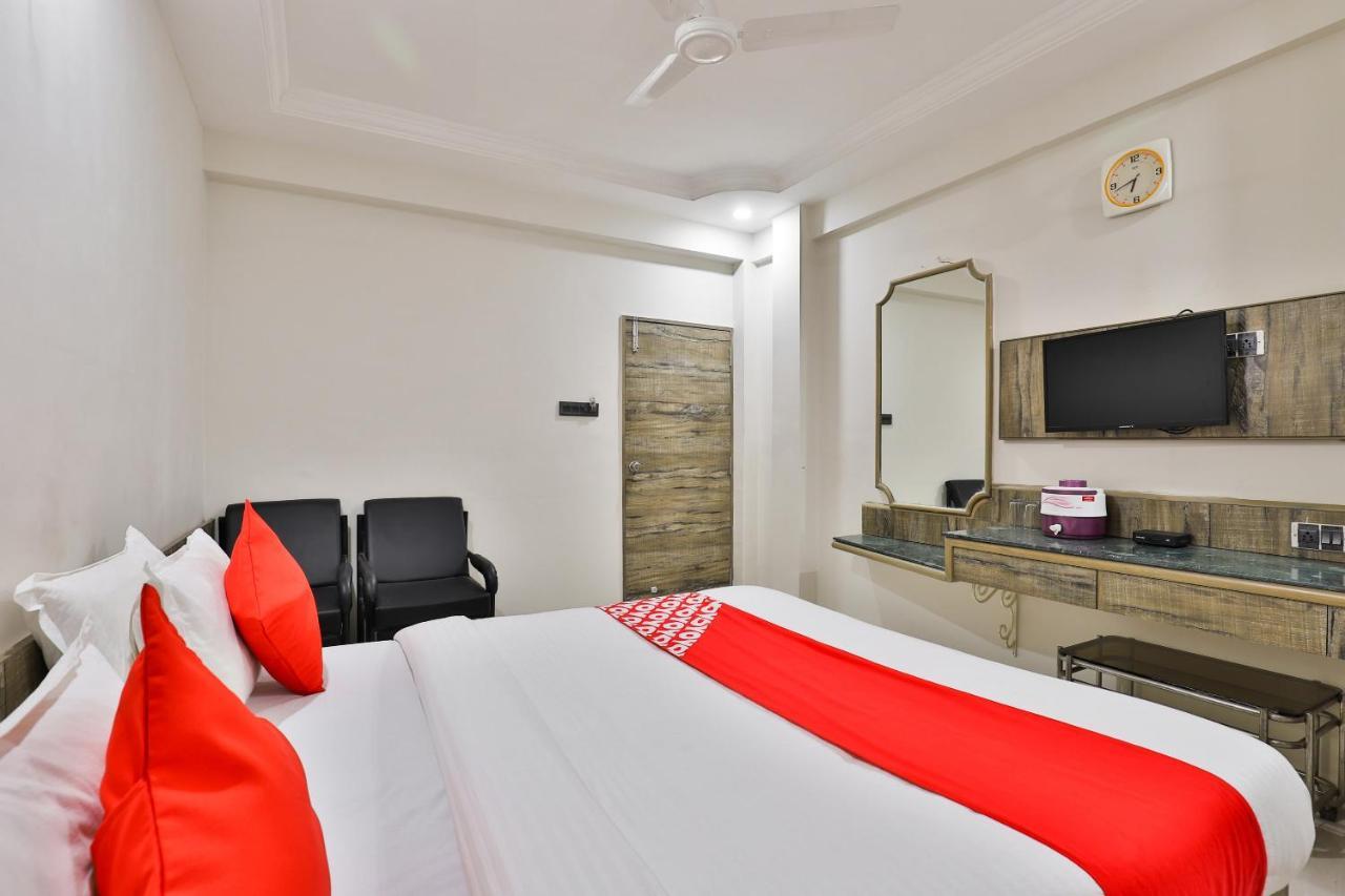 OYO 23540 Hotel Suryakant Rajkot Bagian luar foto
