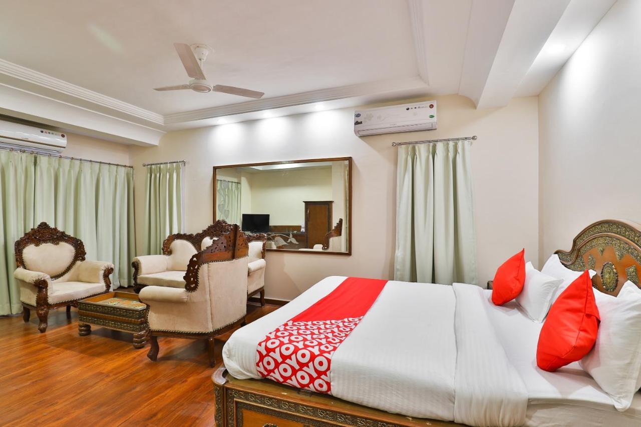 OYO 23540 Hotel Suryakant Rajkot Bagian luar foto