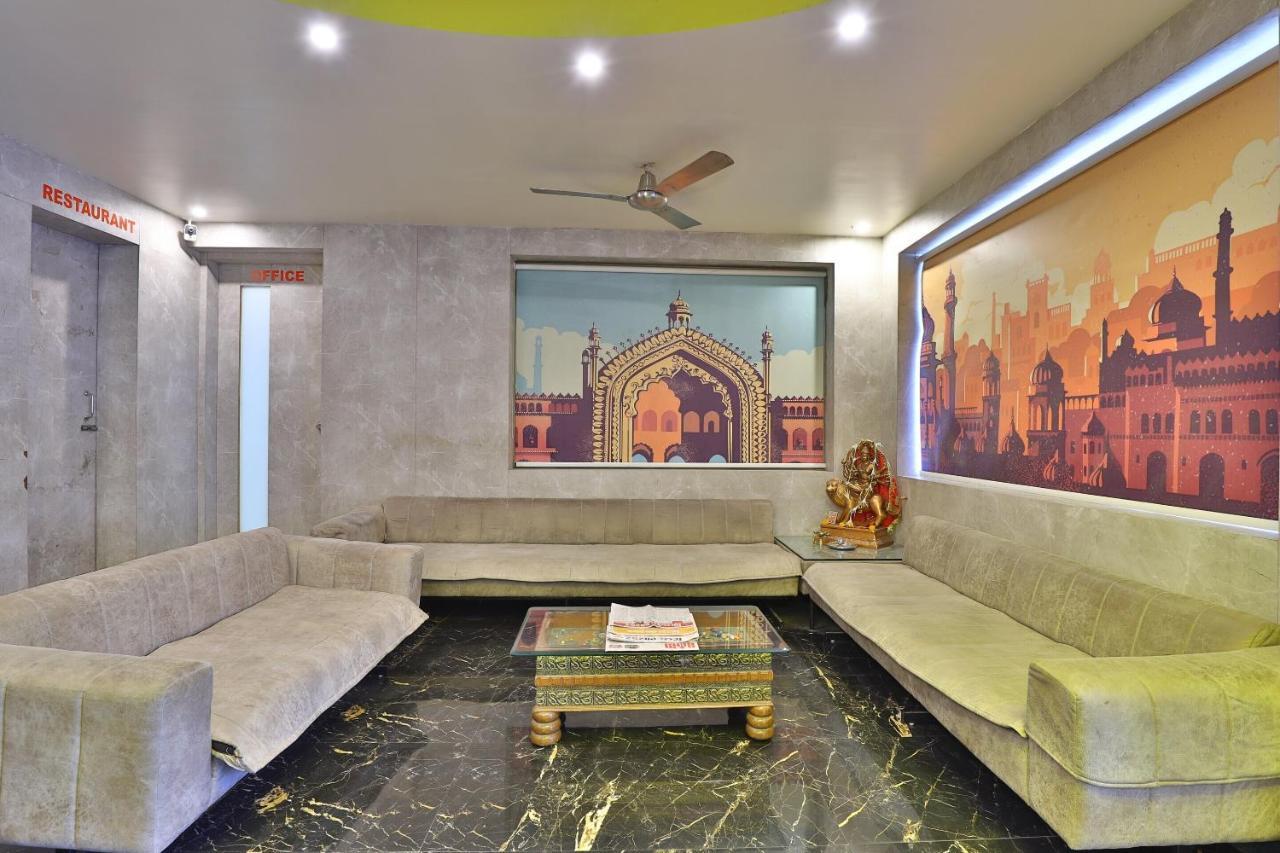 OYO 23540 Hotel Suryakant Rajkot Bagian luar foto